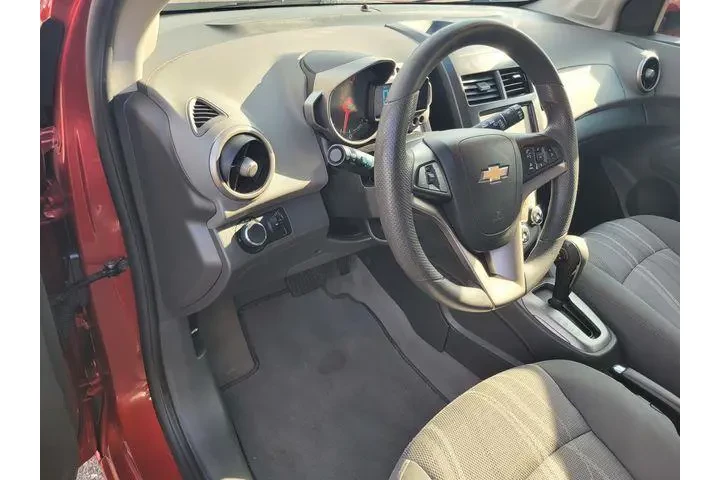 $8398 : Chevrolet Sonic 2015 LT Auto image 9