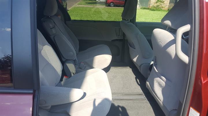 $10300 : 2015 Toyota Sienna LE image 4