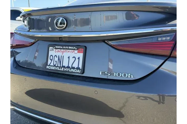 $35991 : Lexus ES 300h 2023 Luxury 4d image 7
