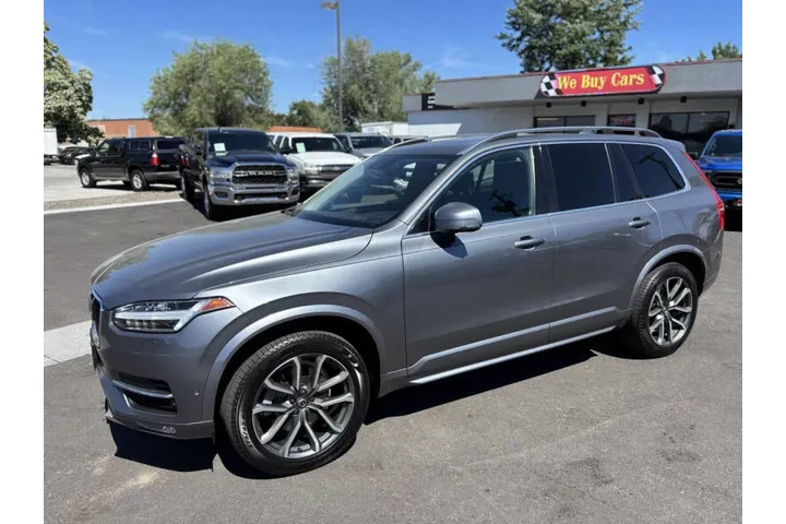2017 XC90 T6 Momentum image 5