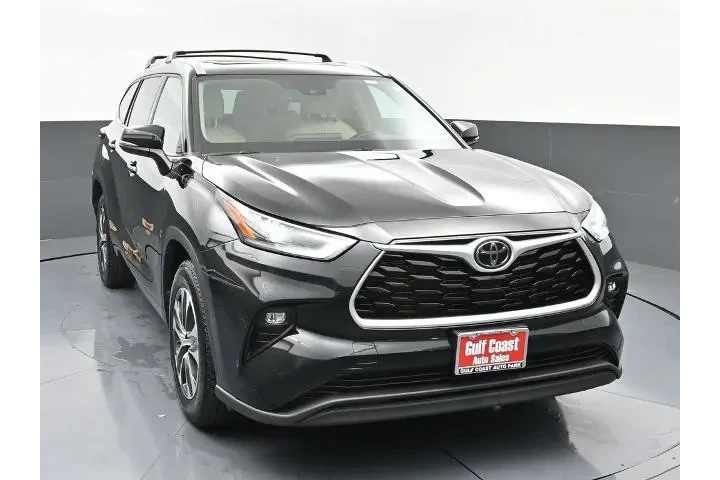 $29495 : Toyota Highlander 2021 XLE 4 image 3
