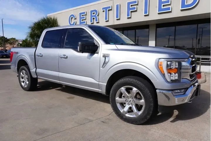 $37488 : Ford F-150 2021 4x4 XL 4dr S image 1