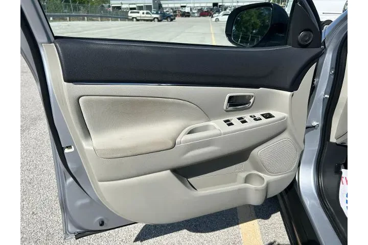 $11995 : Mitsubishi Outlander Sport 2 image 9