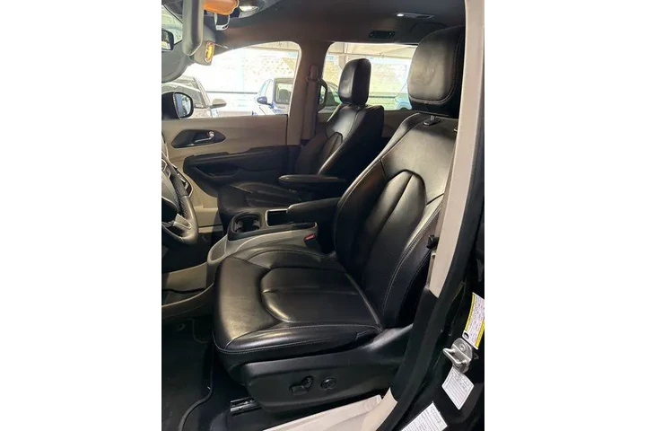 $21674 : Chrysler Pacifica 2023 Touri image 5