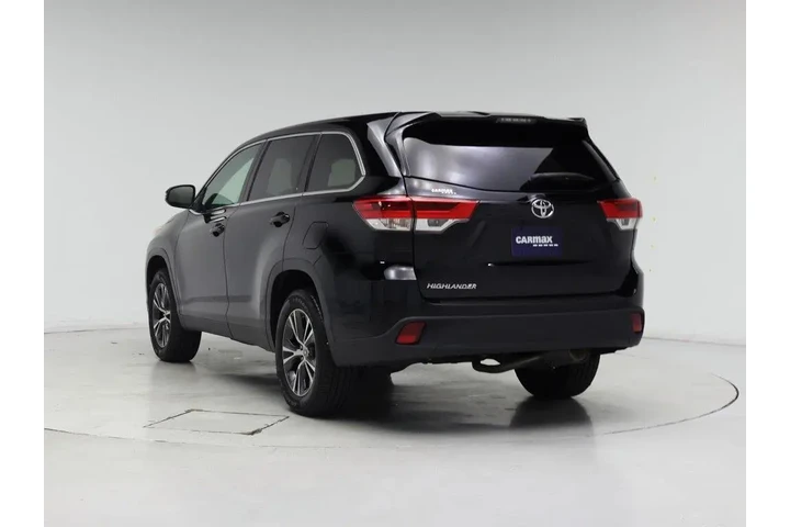 $22998 : Toyota Highlander 2019 LE 4d image 2