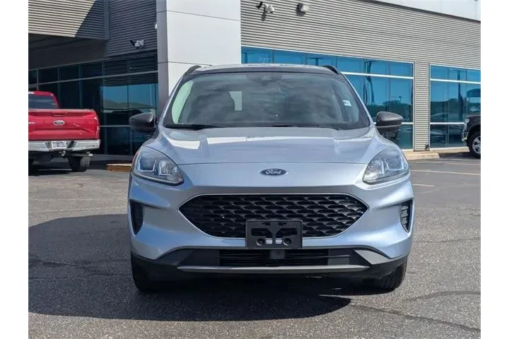 $19988 : Ford Escape 2022 AWD SE 4dr image 2