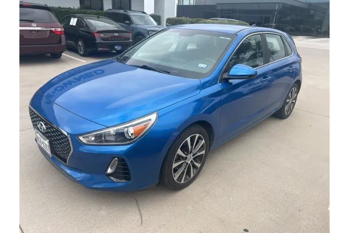 $13991 : Hyundai ELANTRA GT 2018 4dr image 1