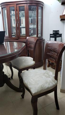 $700000 : JUEGO COMEDOR 4 PUESTOS Y BIFE image 1