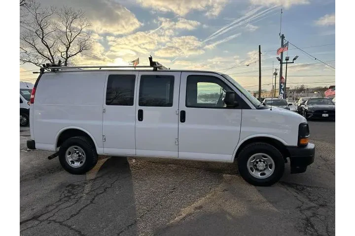 $23895 : Chevrolet Express 2017 2500 image 5