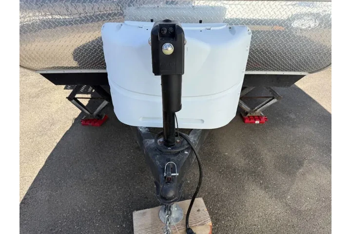 $16900 : 2017 Riverside RV Retro 195 image 6