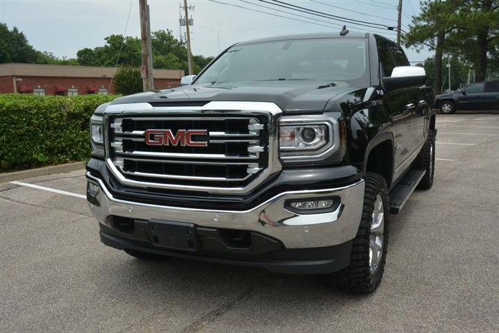 2018 GMC Sierra 1500 SLT image 2