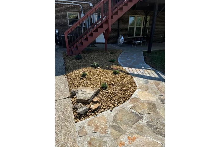 Diaz Lawn Care And Landscaping image 3