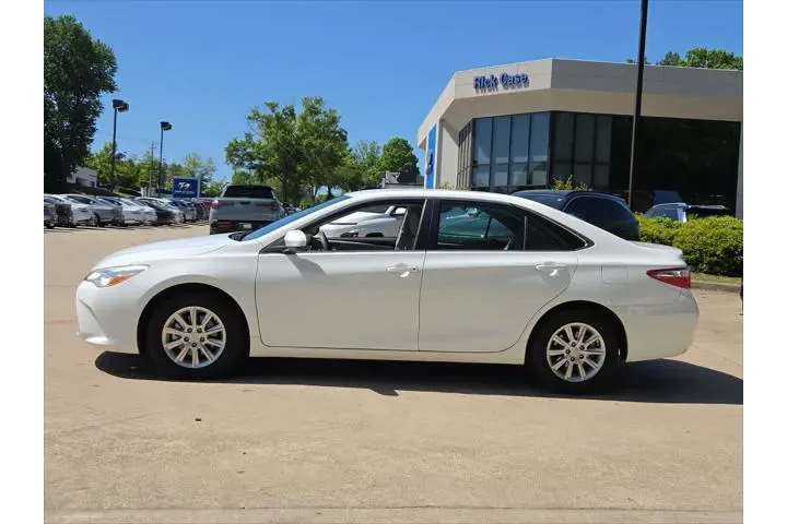 $16883 : Toyota Camry 2016 LE 4dr Sed image 3