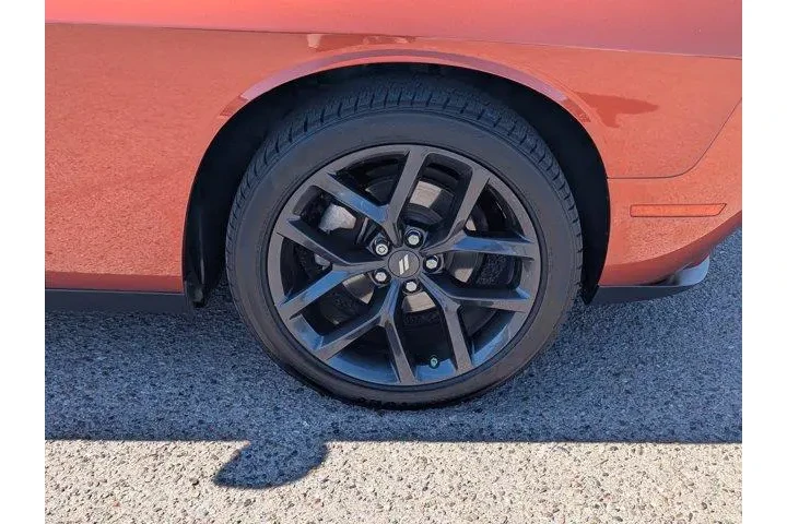 Dodge Challenger 2022 SXT 2d image 10