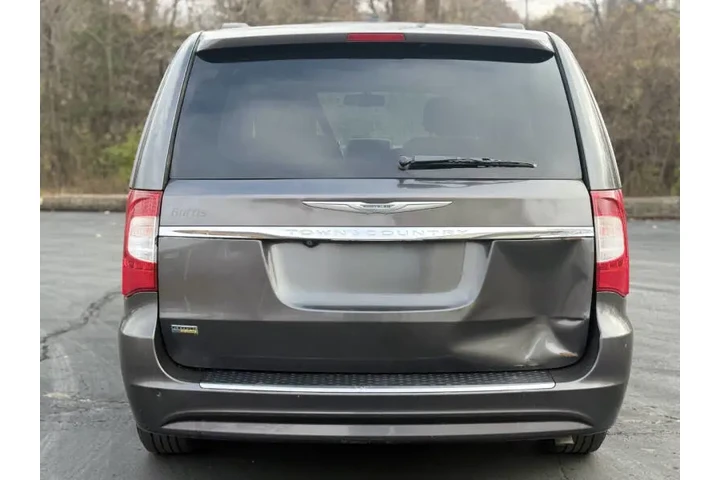 $6999 : 2016 Town and Country Touring image 8