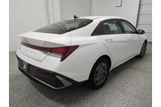 $20797 : Hyundai ELANTRA 2024 SEL 4dr thumbnail