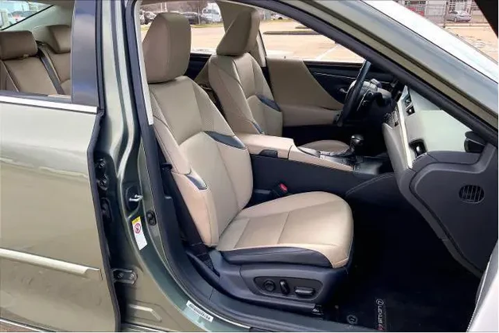 $28168 : Lexus ES 350 2019 4dr Sedan image 8