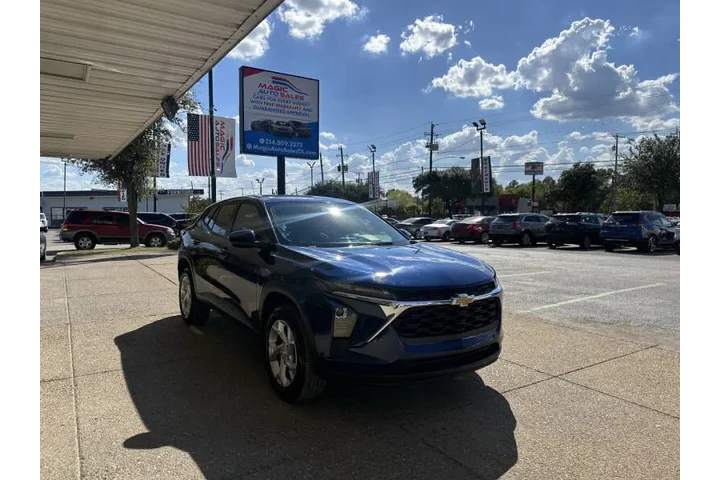 $20999 : 2024 Trax LS image 3