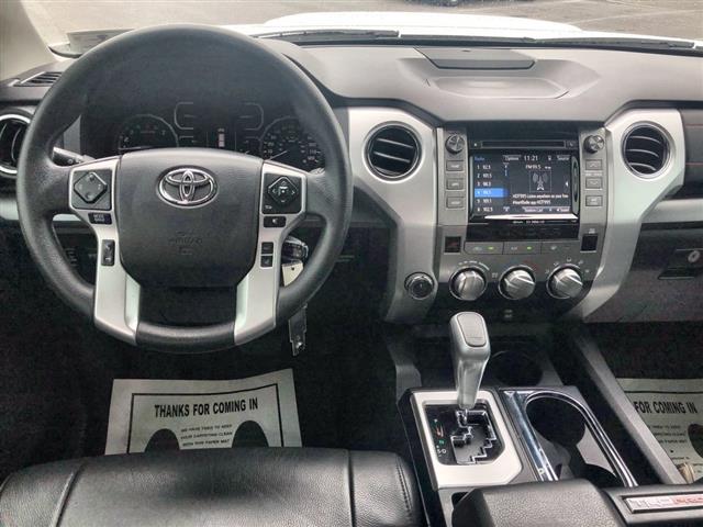 $39600 : PRE-OWNED 2019 TOYOTA TUNDRA image 10