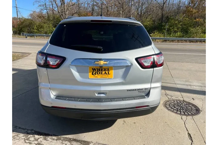 $5995 : 2015 Traverse LT image 7