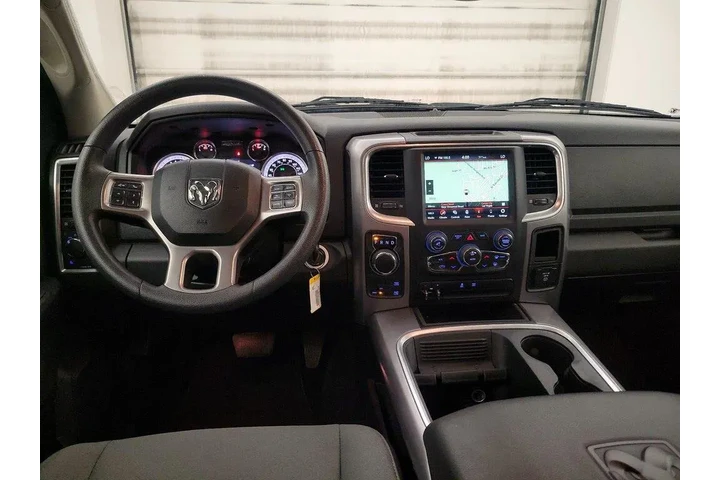 $27998 : Ram 1500 Classic 2023 4x4 SL image 9