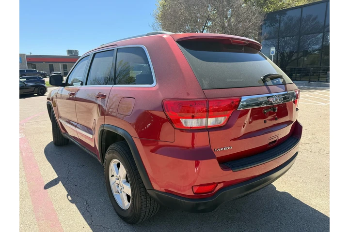 $14500 : 2011 Grand Cherokee Laredo image 3