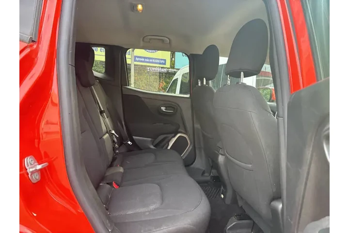 $10499 : 2016 Renegade Latitude image 10