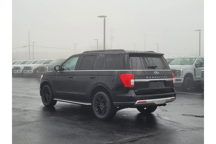 $39988 : Ford Expedition 2022 4x4 XLT image 6