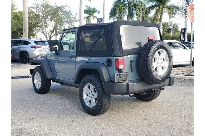 $13590 : Jeep Wrangler 2015 4x4 Sport image 4