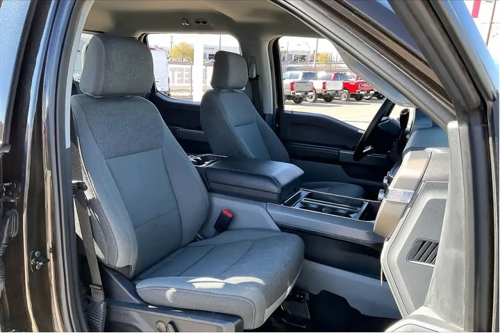 $39662 : Ford F-150 2024 4x2 XLT 4dr image 8