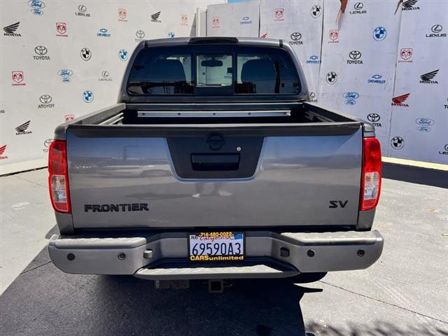 $17995 : Used 2020 Frontier Crew Cab 4 image 4