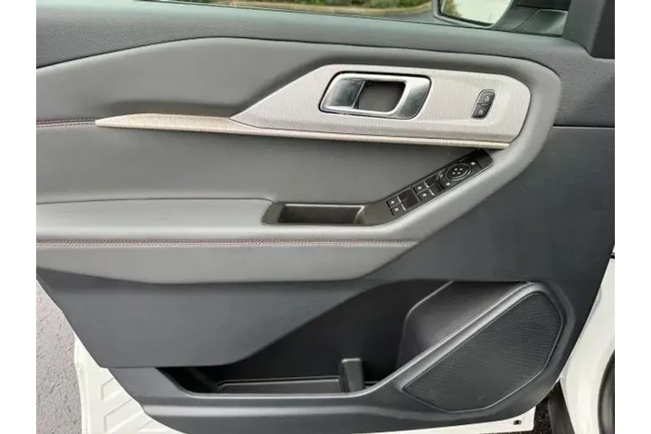 $40000 : Ford Explorer 2025 AWD Activ image 10