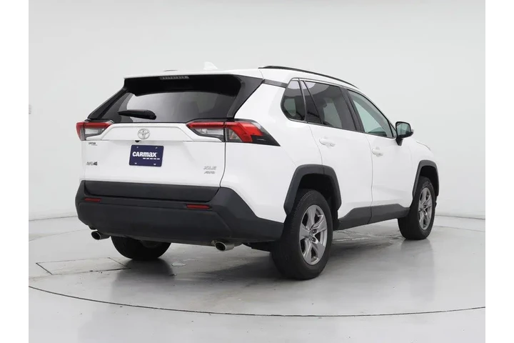 $29998 : Toyota RAV4 2023 AWD XLE 4dr image 8