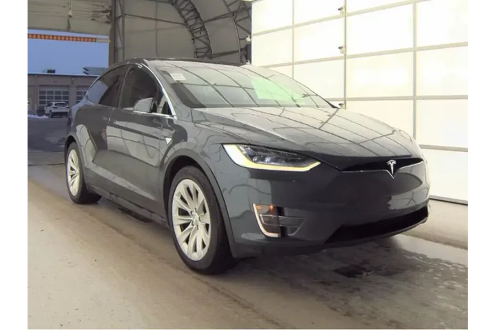 $34690 : Tesla Model X 2020 AWD Long image 4