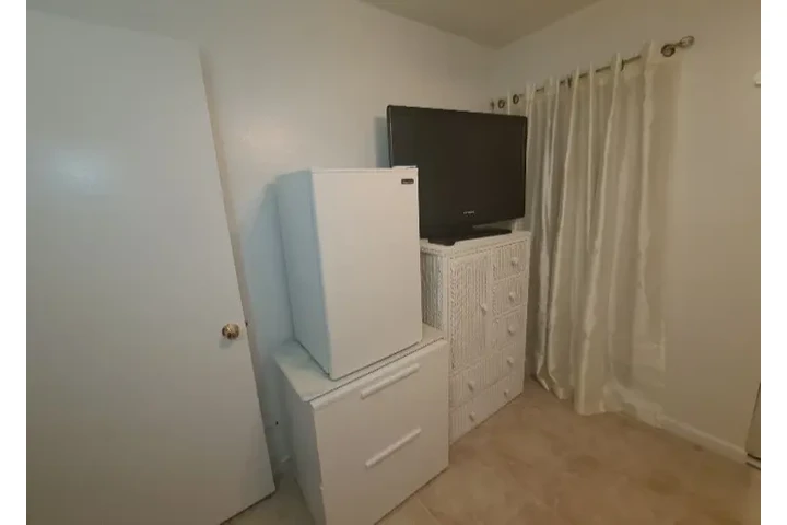 $550 : Renta cuarto image 5