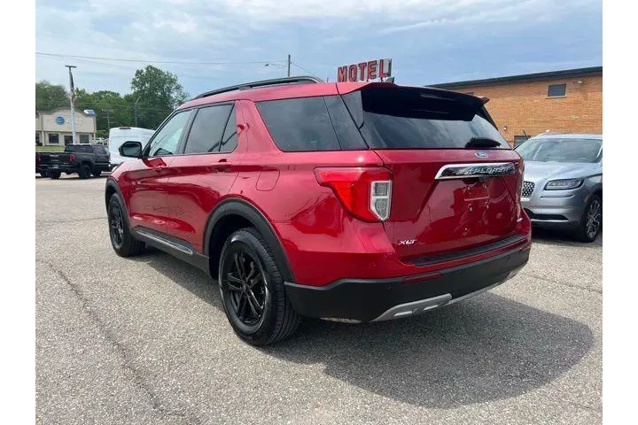 $33315 : Ford Explorer 2024 AWD XLT 4 image 2