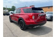 $33315 : Ford Explorer 2024 AWD XLT 4 thumbnail