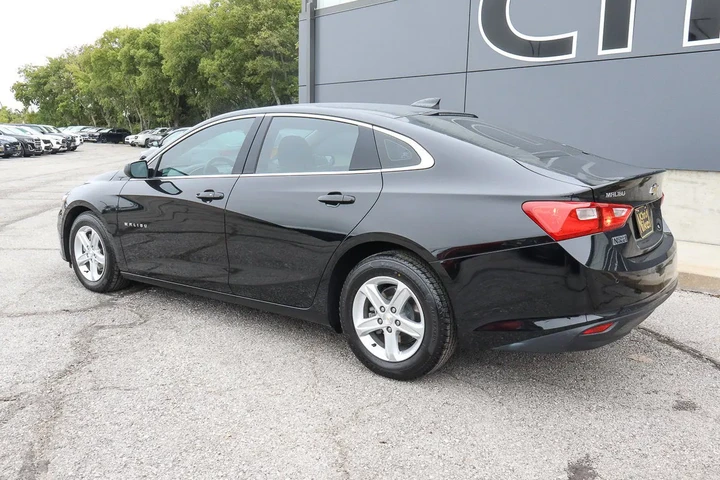 $15988 : 2022 Malibu LS image 6