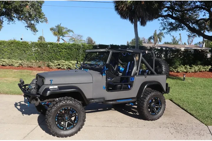 $12850 : Modified 1990 Jeep Wrangler image 4