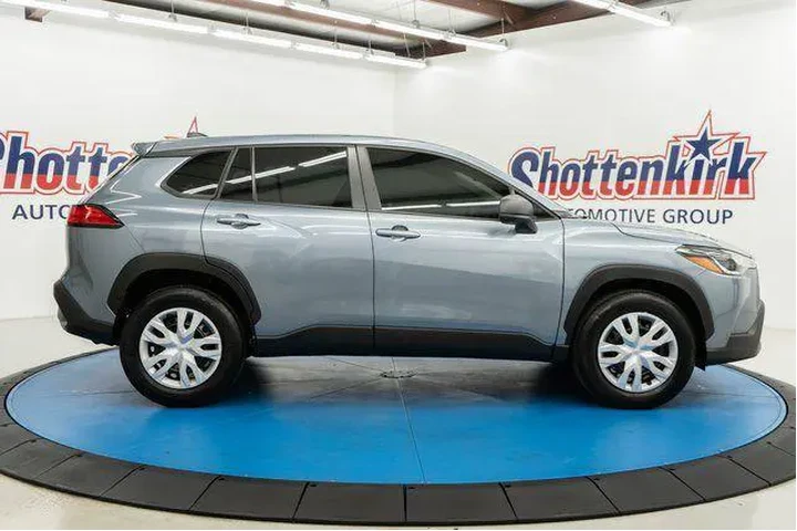 $25463 : Toyota Corolla Cross 2025 L image 10