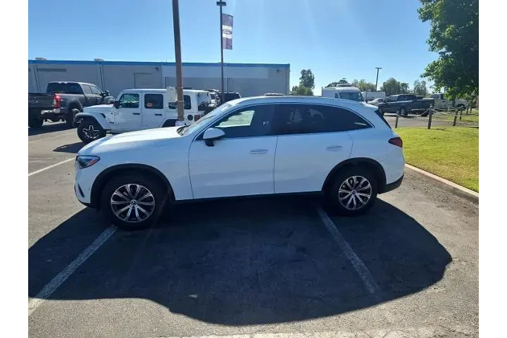 $31500 : Mercedes-Benz GLC 2024 GLC 3 image 5