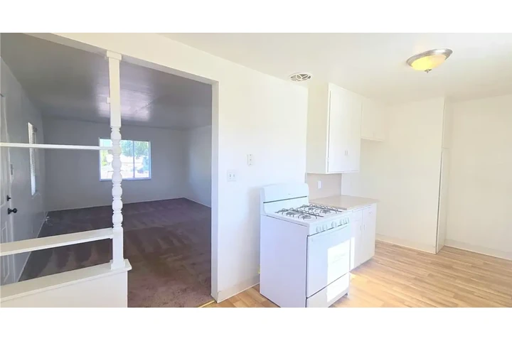 $1100 : Diamond St, Redondo Beach, CA image 5