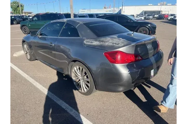 INFINITI G37 Convertible 201 image 10