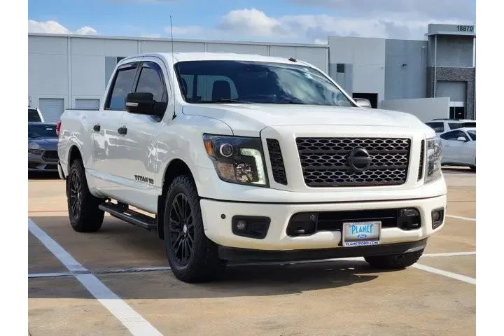 $24713 : Nissan Titan 2018 4x4 S 4dr image 3