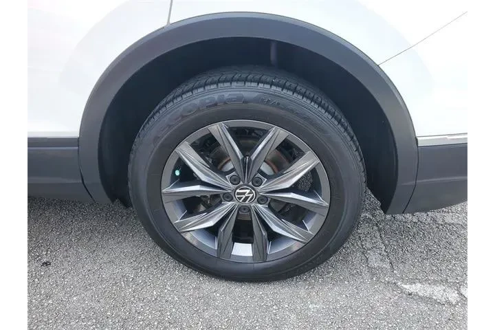 $18590 : Volkswagen Tiguan 2023 SE 4d image 7