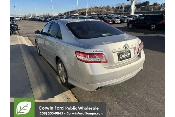 $8500 : Toyota Camry 2011 SE 4dr Sed image 4