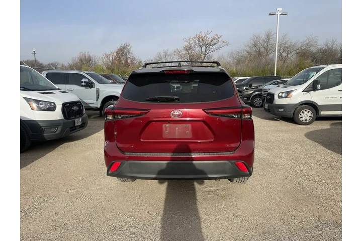 $29159 : Toyota Highlander 2022 XLE 4 image 3