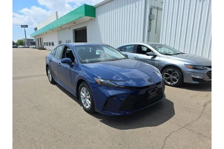 $33900 : Toyota Camry 2026 LE 4dr Sed image 1