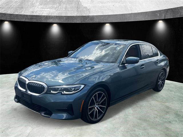 $29995 : Pre-Owned 2021 3 Series 330i image 3