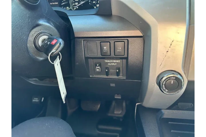 2018 Tundra SR5 image 8